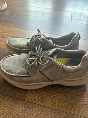 Bogs Men’s Taupe Canvas Slip-On Loafers